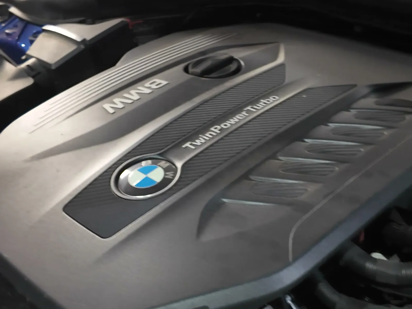 BMW 330d B57 3.0 diesel engine bay