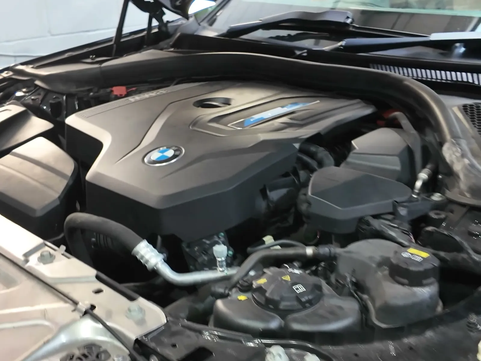 BMW 330e B48 engine bay