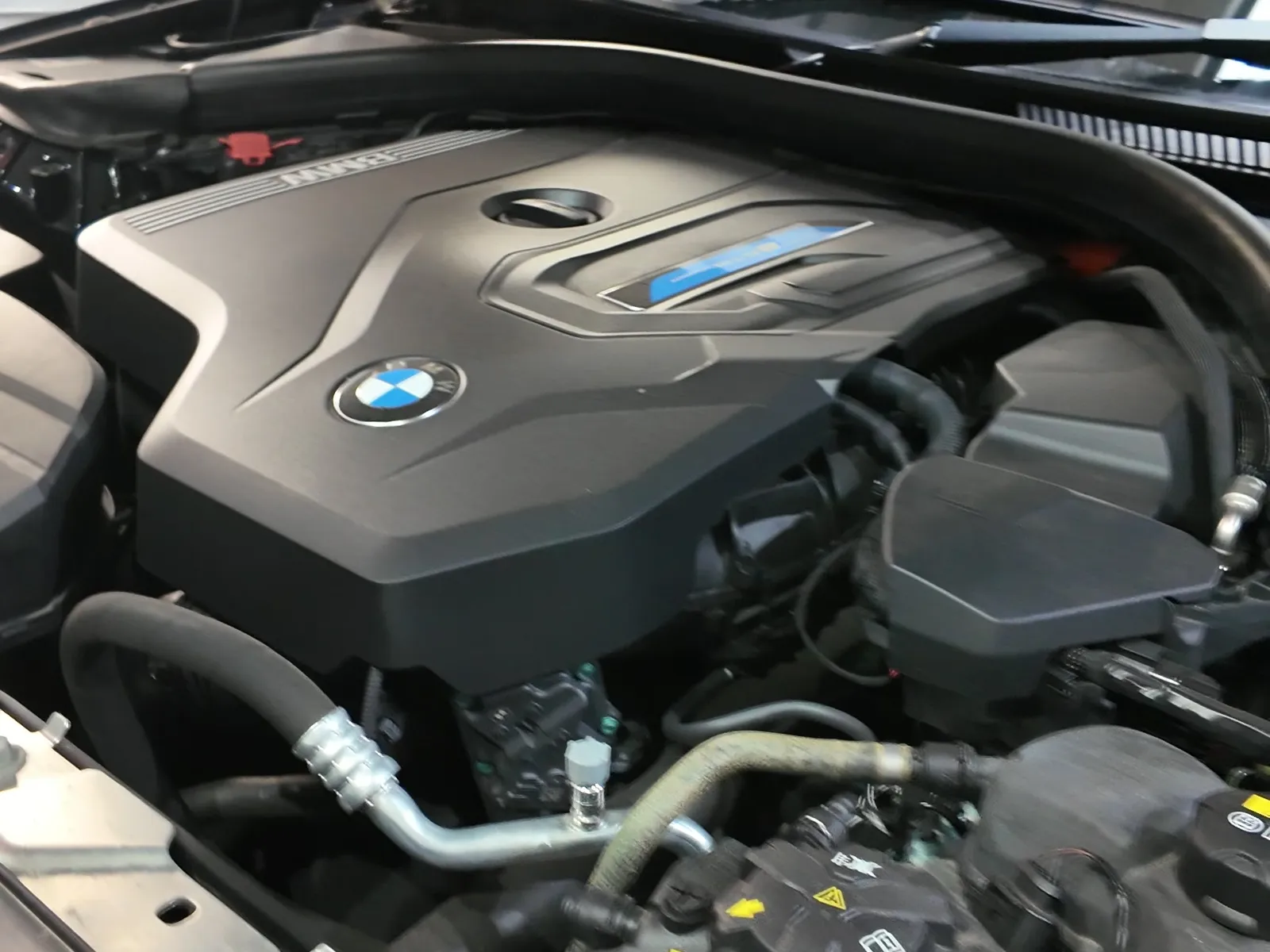 BMW 330e Touring B48 hybrid engine bay
