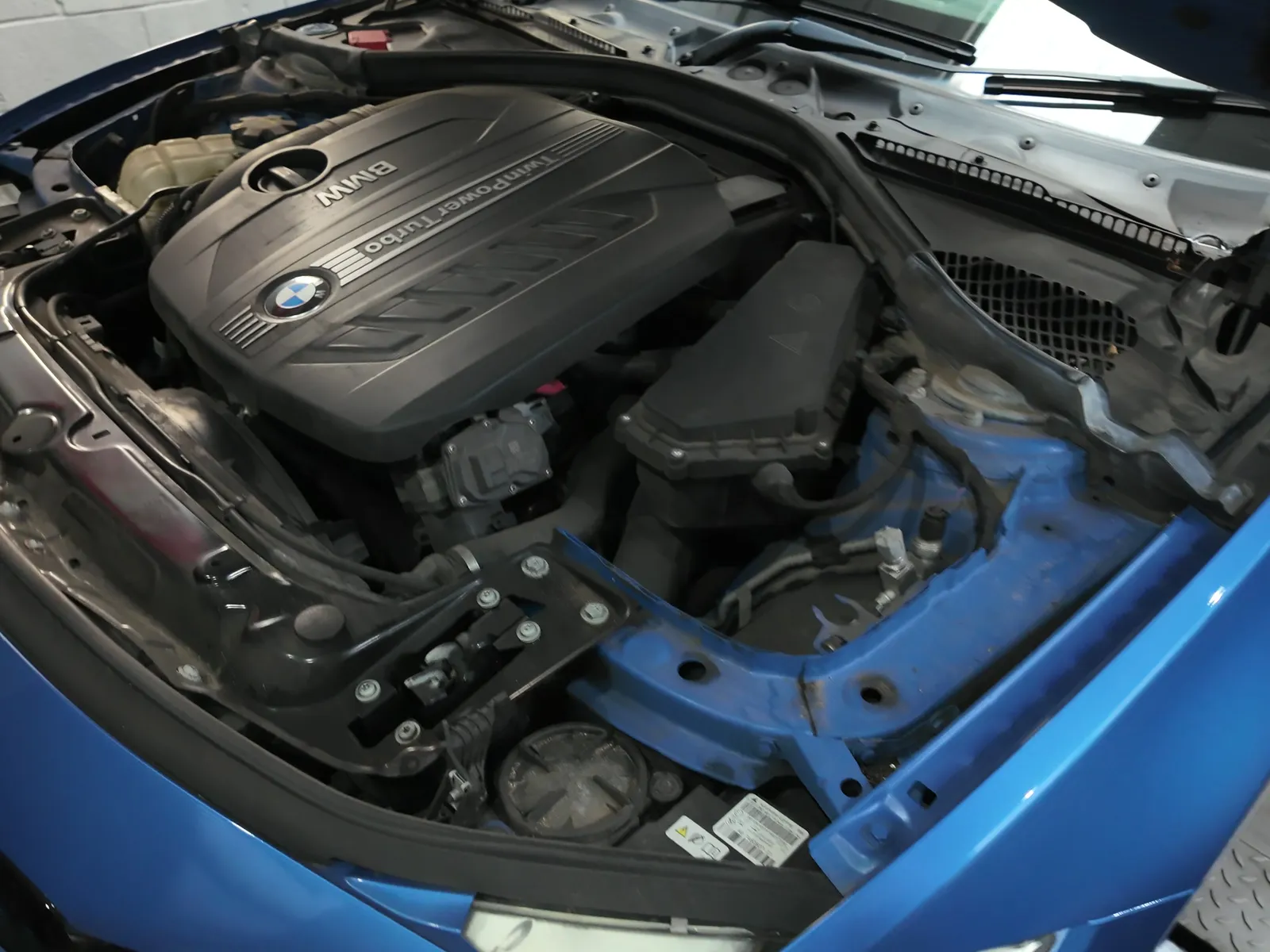 BMW 430d N57 3.0 diesel engine bay