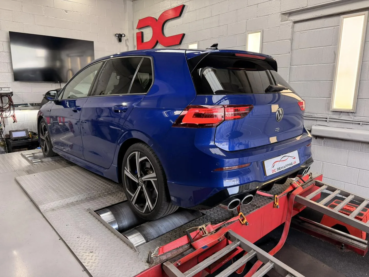 VW Golf R on DC Remapping UK dyno