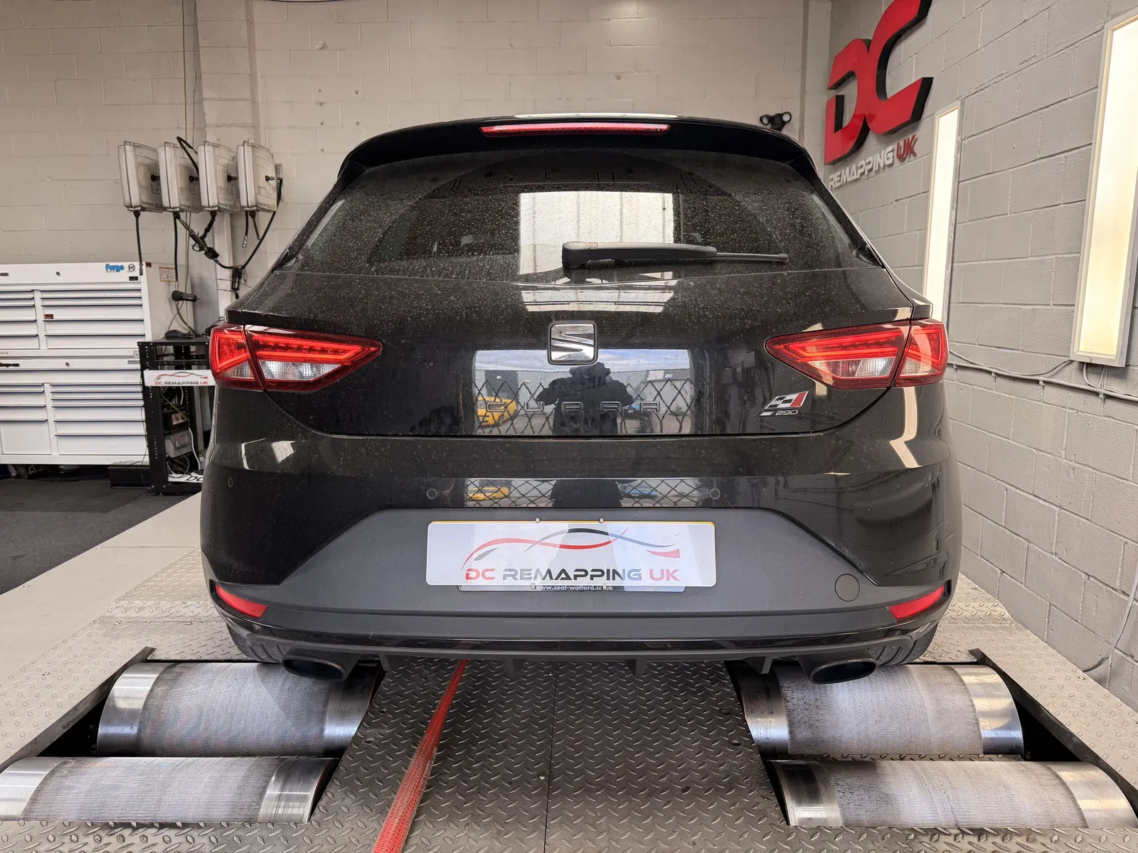 SEAT Leon Cupra 290 rear view on the dyno