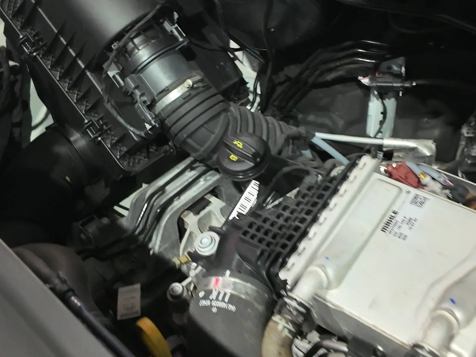 VW Crafter Camper 2.0 TDI under the bonnet