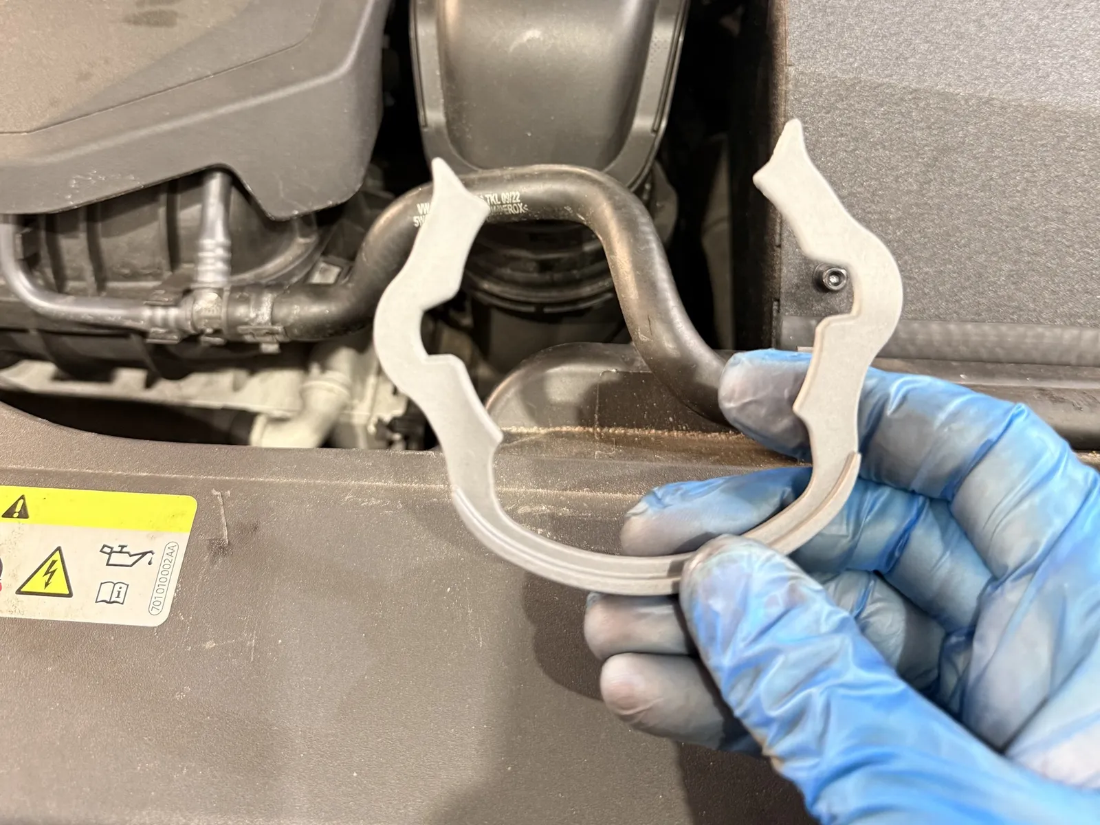 VW Golf 1.5 TSI damaged boost pipe retaining clip